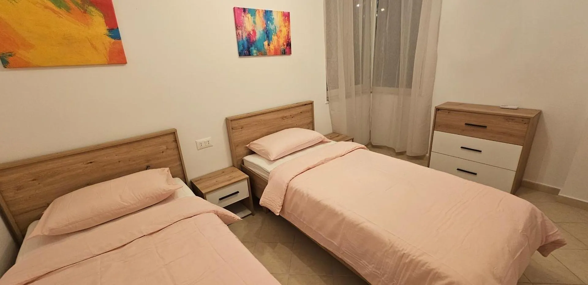 College Apartment Durrës 0*,  Albania