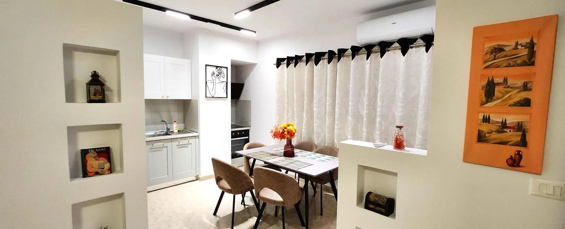 College Apartment Durrës 0*,  Albania